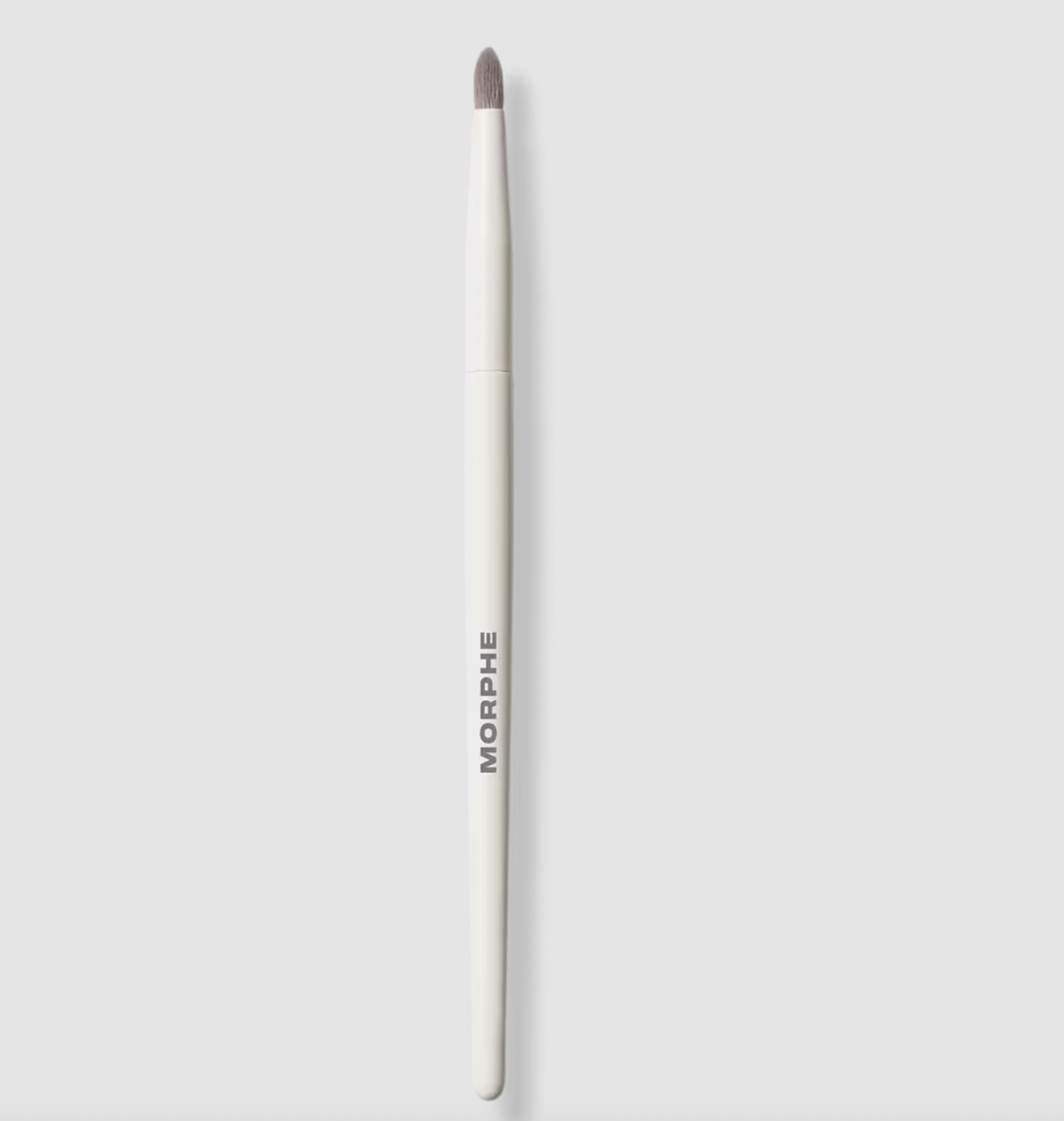 PREORDEN -M383 Pointed Detail Eye Brush | MORPHE - 2 A 4 SEMANAS EN LLEGAR