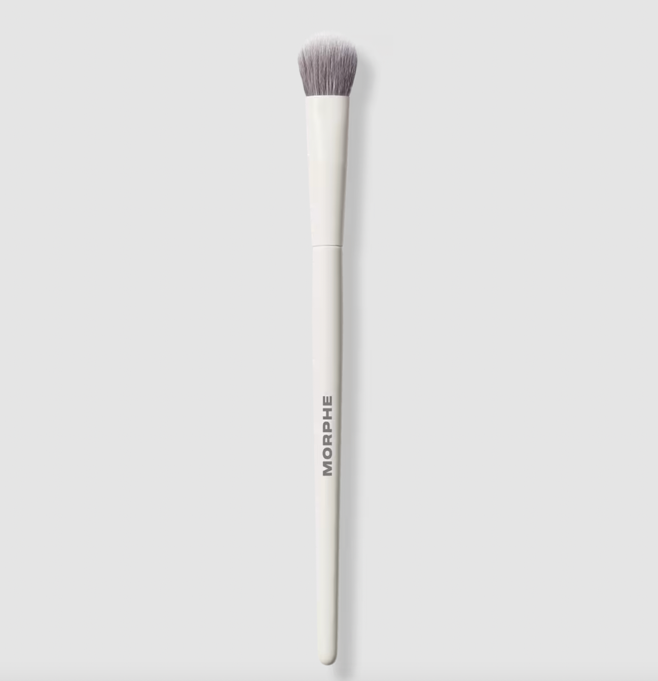 PREORDEN -M131 Rounded Paddle Concealer Brush | MORPHE - 2 A 4 SEMANAS EN LLEGAR