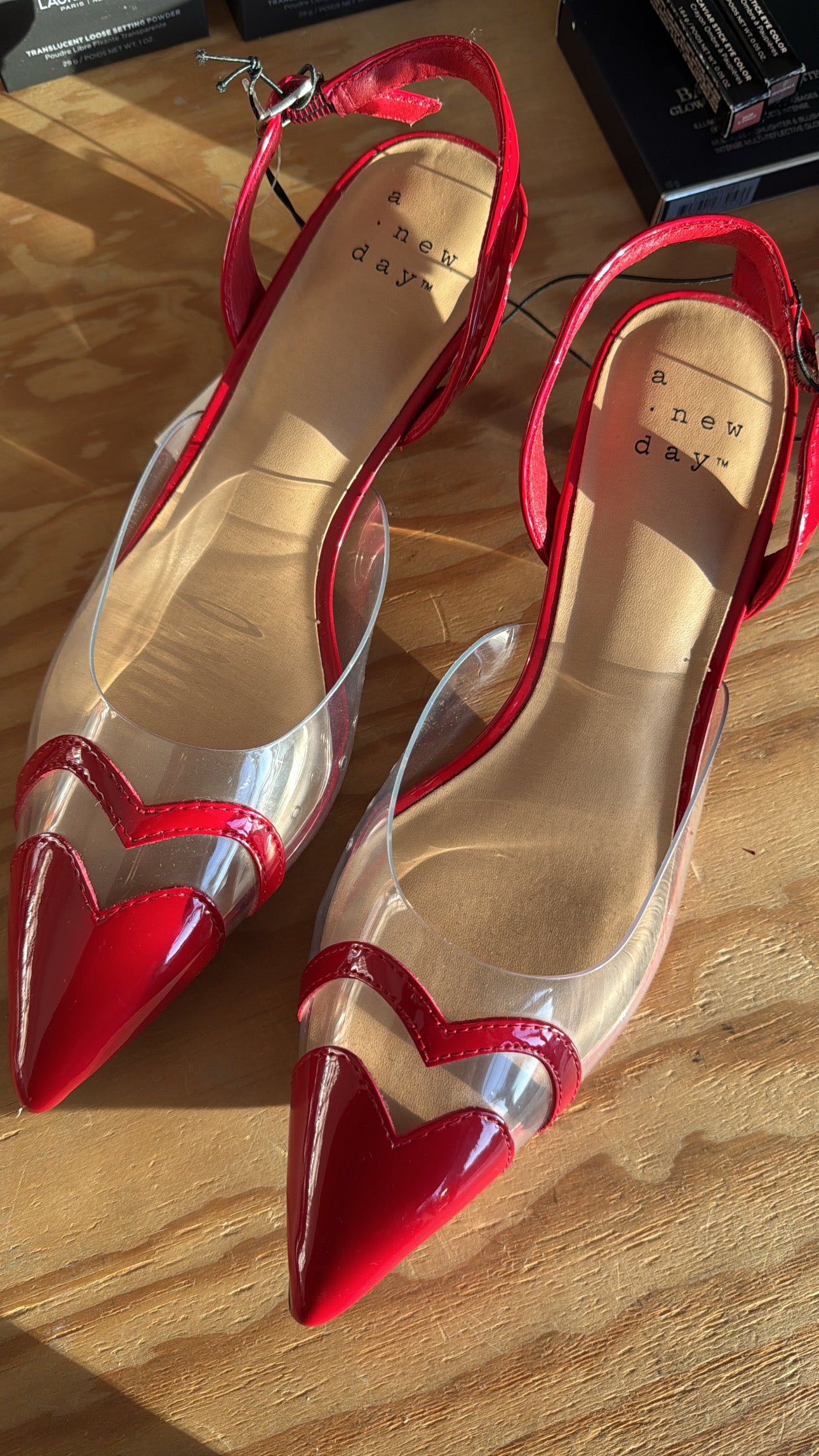 RED HEART KITTEN HEELS | Target - NO CAMBIOS NI DEVOLUCIONES