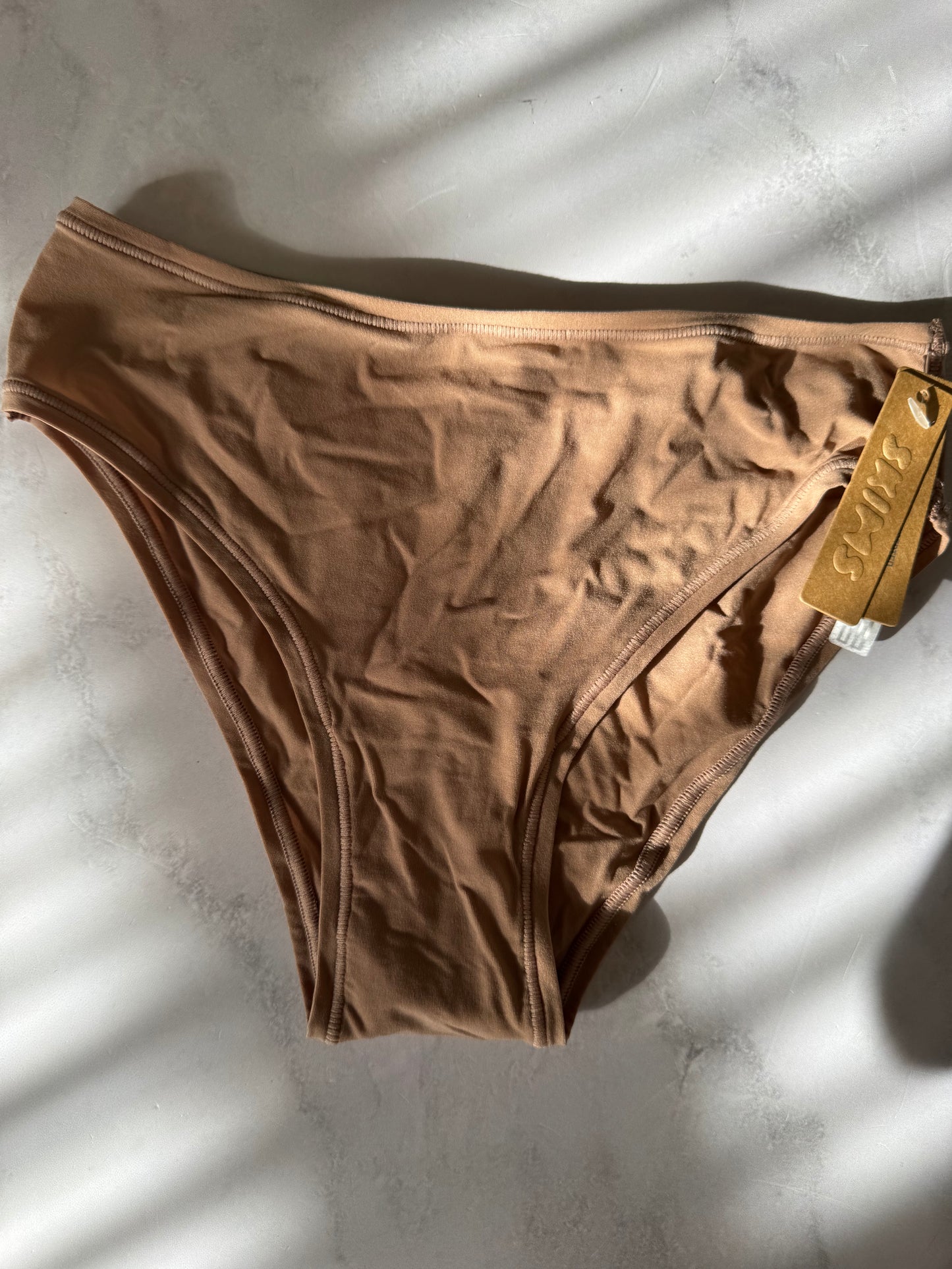 CHEEKY BRIEF - SKIMS - NO CAMBIOS NI DEVOLUCIONES