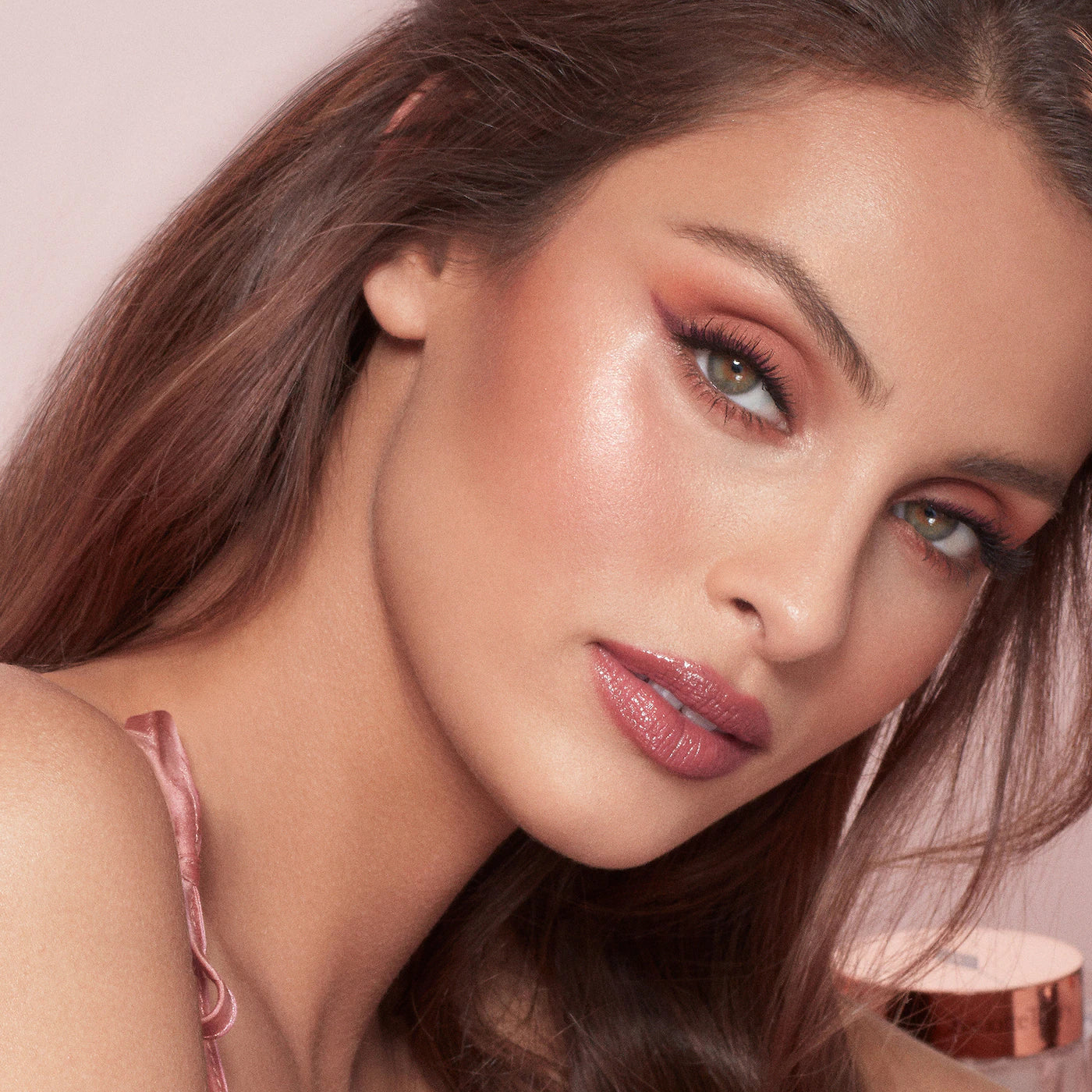 Beauty Highlighter Wand - Charlotte Tilbury