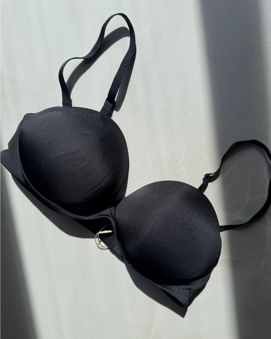 ULTIMATE STRAPLESS PUSH-UP BRA EN ONYX | SKIMS - NO CAMBIOS NI DEVOLUCIONES