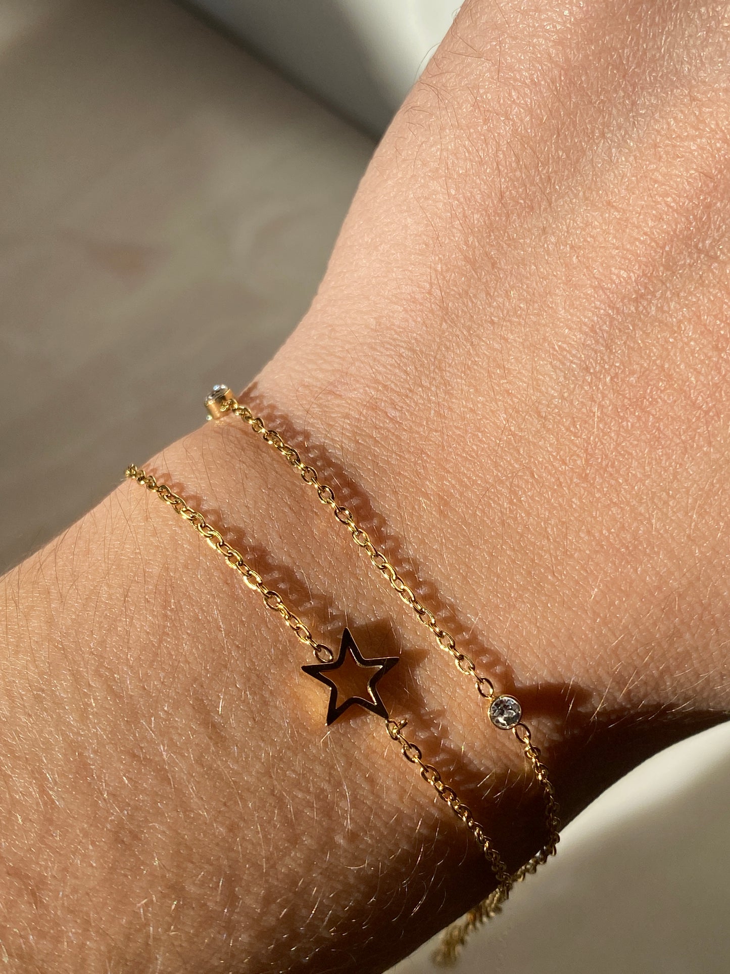 Pulsera de estrellas dorada