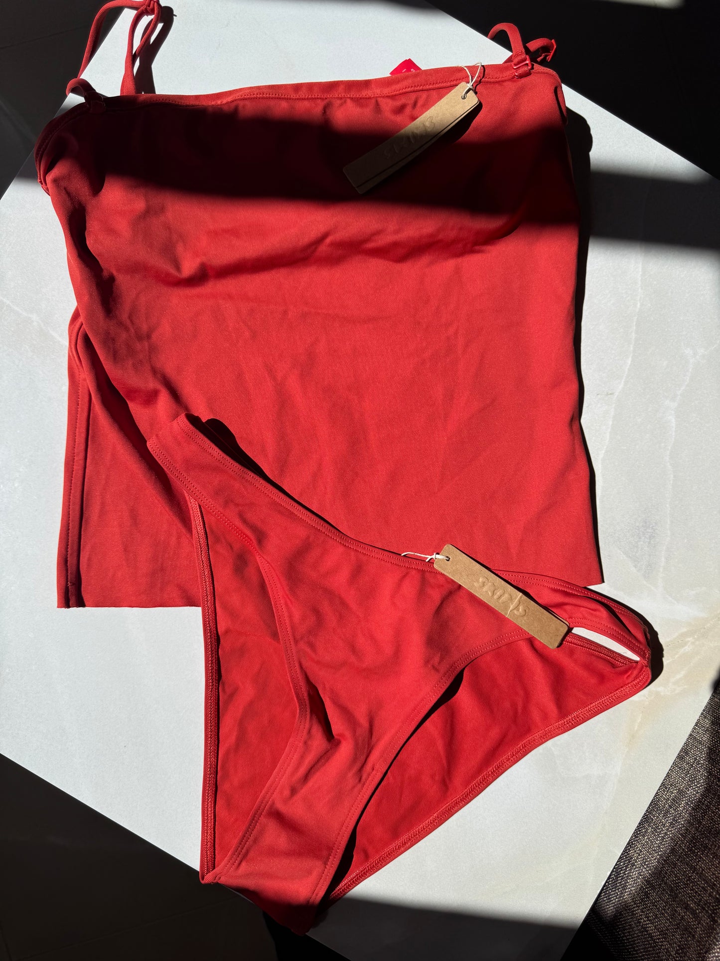TWO PIECE SWIM SET EN TERRA | SKIMS - NO CAMBIOS NI DEVOLUCIONES
