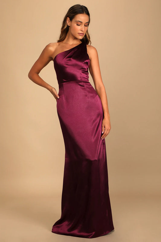 LULUS On the Guest List Burgundy Satin One-Shoulder Maxi Dress - NO CAMBIOS NI DEVOLUCIONES