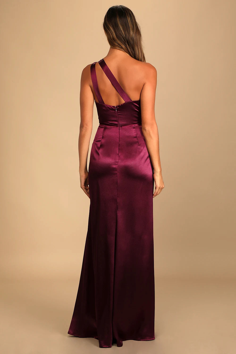 LULUS On the Guest List Burgundy Satin One-Shoulder Maxi Dress - NO CAMBIOS NI DEVOLUCIONES