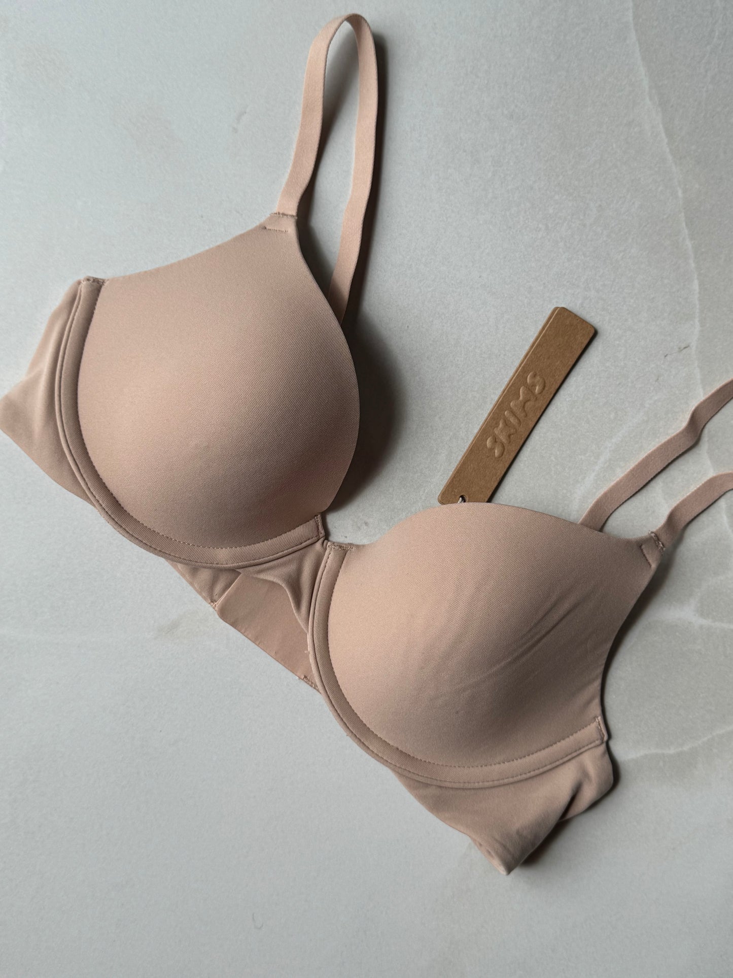 DEMI PUSH-UP BRA EN CLAY | SKIMS - 2 A 4 SEMANAS EN LLEGAR