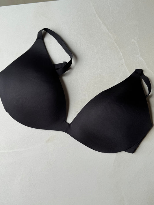WIRELESS PUSH-UP PLUNGE BRA EN ONYX | SKIMS - NO CAMBIOS NI DEVOLUCIONES