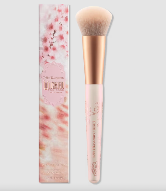 PREORDEN -Wicked Cherry Blossom Blush Brush | R.E.M. BEAUTY - 2 A 4 SEMANAS EN LLEGAR