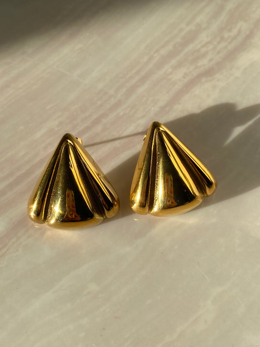 Aretes triángulo Dorado