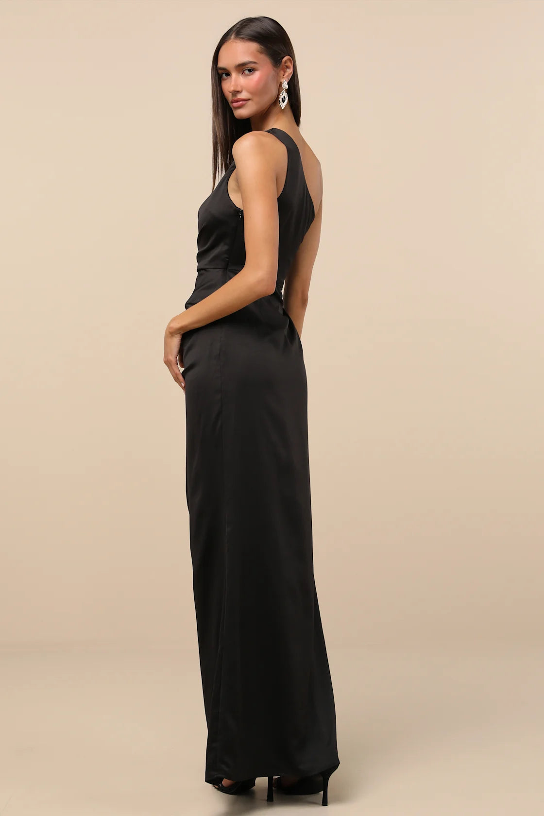 LULUS Black Satin One-Shoulder Maxi Dress -NO CAMBIOS NI DEVOLUCIONES