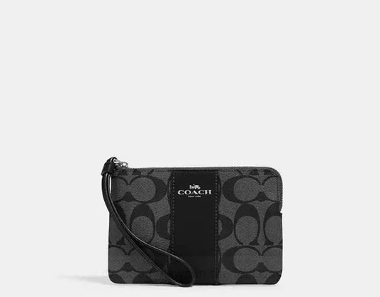 PREORDEN - Corner Zip Wristlet | Coach - REVISA TIEMPOS DE ENTREGA