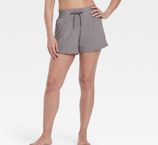 Women's Active Light Mid-Rise Shorts 4" - All In Motion™ Taupe - NO CAMBIOS NI DEVOLUCIONES