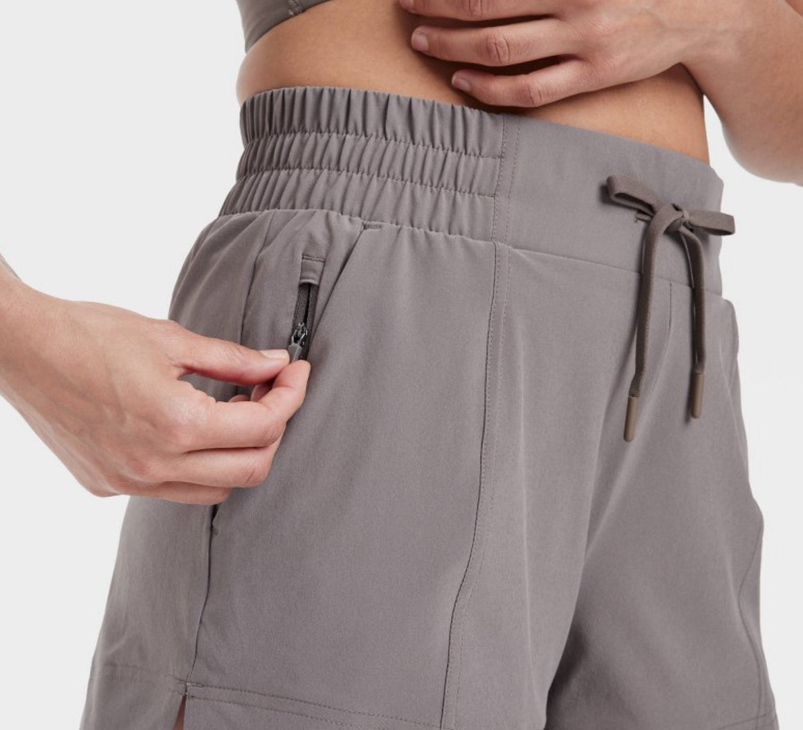 Women's Active Light Mid-Rise Shorts 4" - All In Motion™ Taupe - NO CAMBIOS NI DEVOLUCIONES