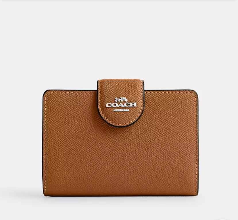 PREORDEN -Medium Corner Zip Wallet | COACH - REVISA TIEMPOS DE ENTREGA