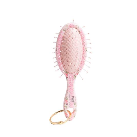 PREORDEN - LoveShackFancy x Target – WetBrush Blooming Heirloom Keychain Brush Strawberry Macaroon - 2 A 4 SEMANAS EN LLEGAR