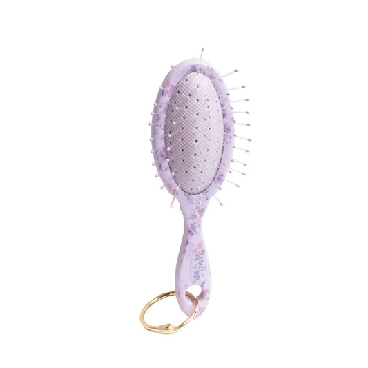 PREORDEN -LoveShackFancy x Target – WetBrush Happy Thoughts Keychain Brush Hibiscus - 2 A 4 SEMANAS EN LLEGAR