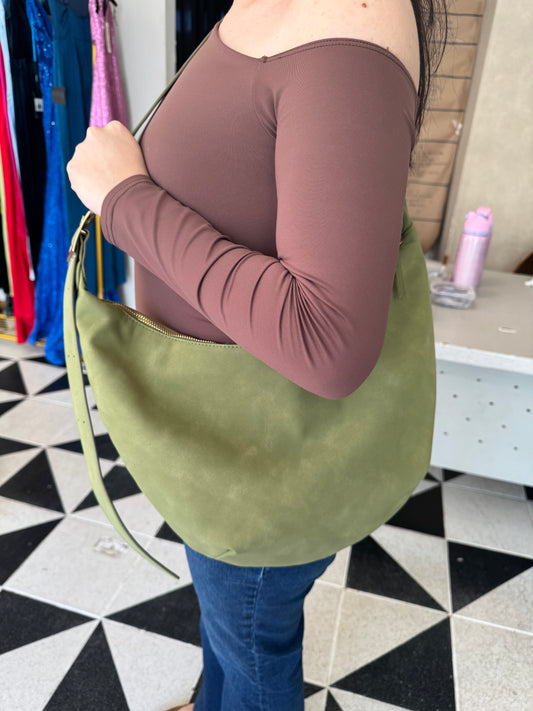 Half Moon Faux Leather Bag - Universal Thread- NO CAMBIOS NI DEVOLUCIONES