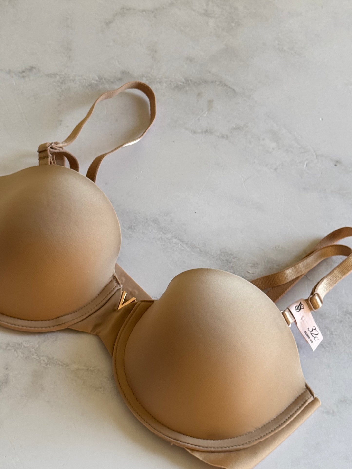 Illusions Smooth Uplift Push Up Strapless Bra | VICTORIA´S SECRET - NO CAMBIOS NI DEVOLUCIONES
