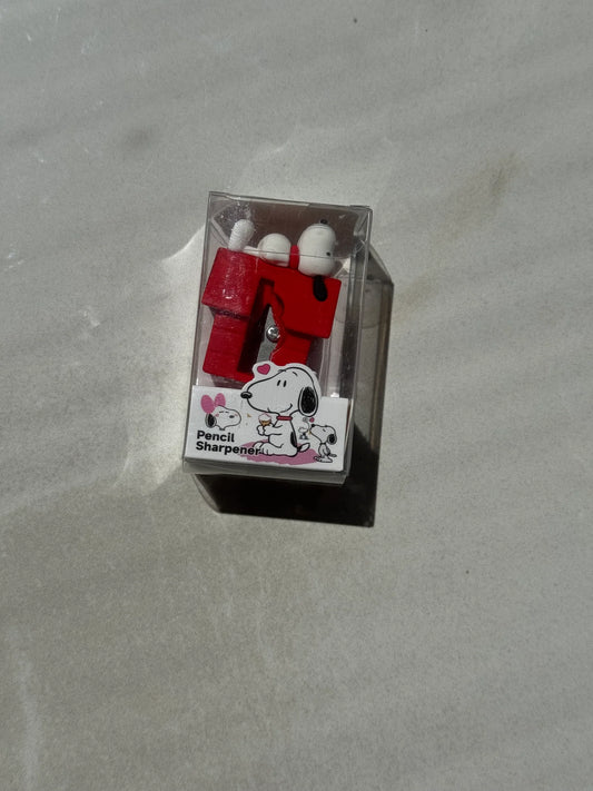 SACAPUNTAS DE SNOOPY