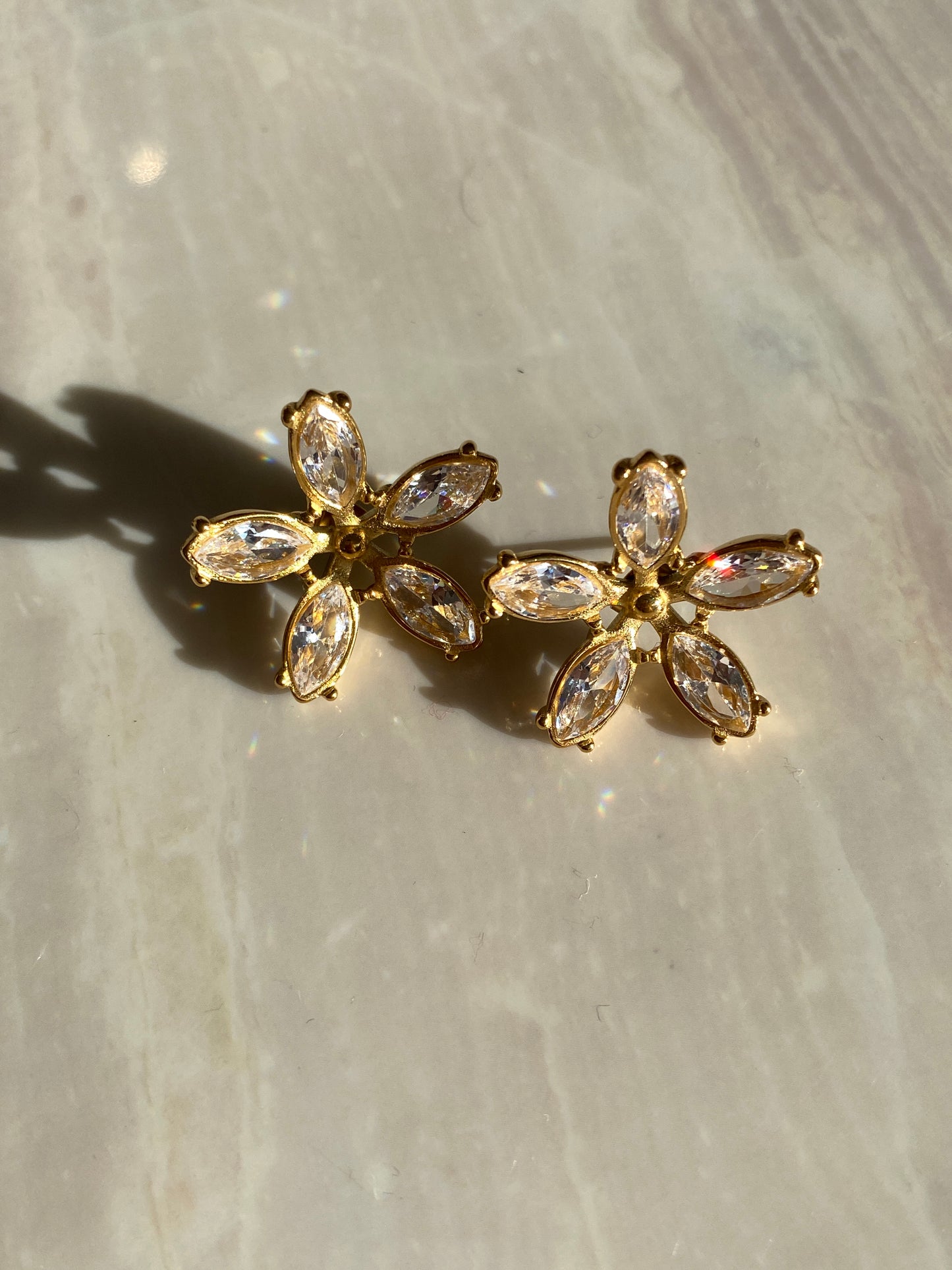 ARETES DORADO ACERO INOXIDABLE