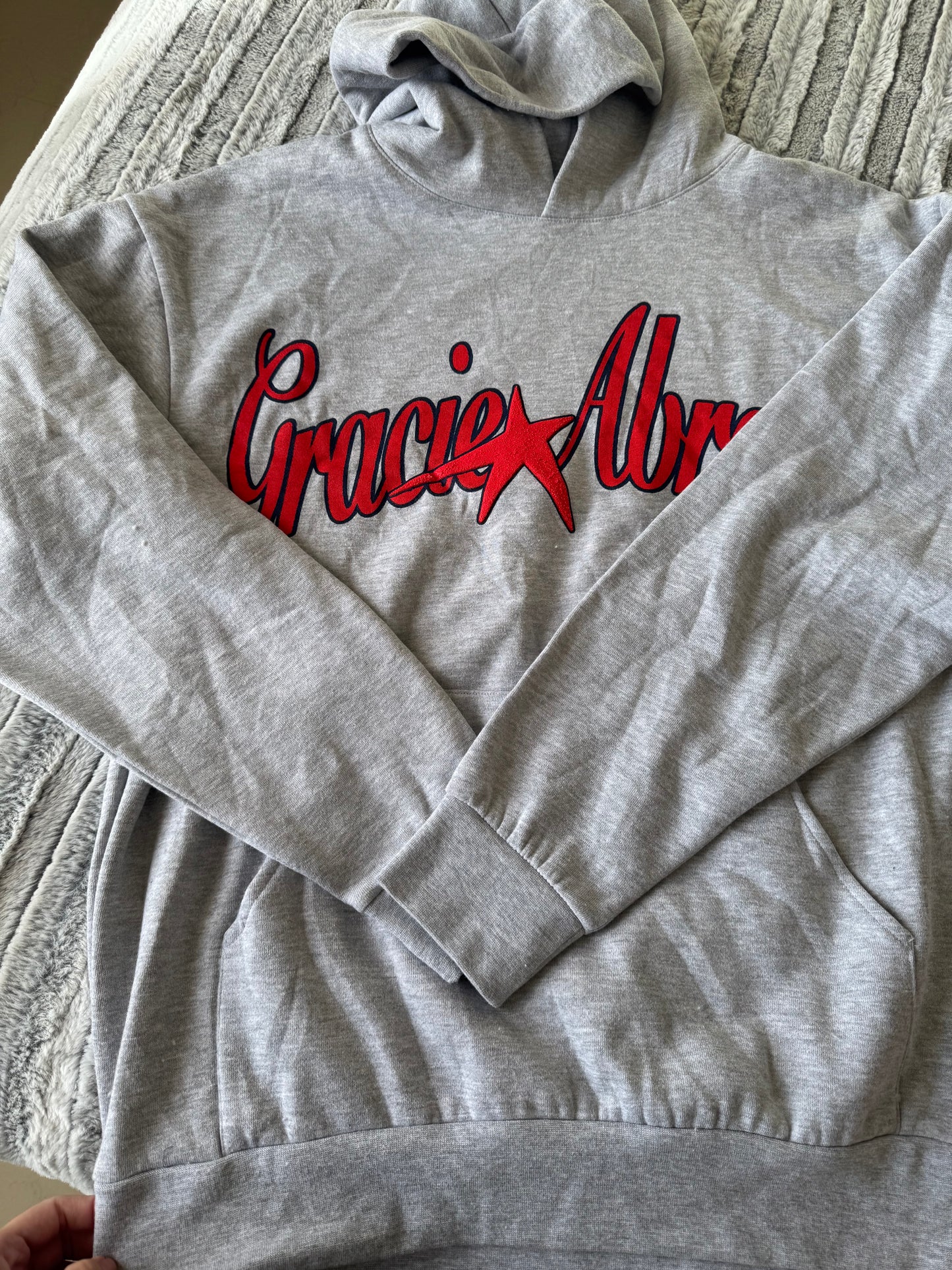 PIEZA DAÑADA -TSOU Deluxe Heather Grey Star Hoodie - LIGERA TEXTURA EN LA ESTRELLA