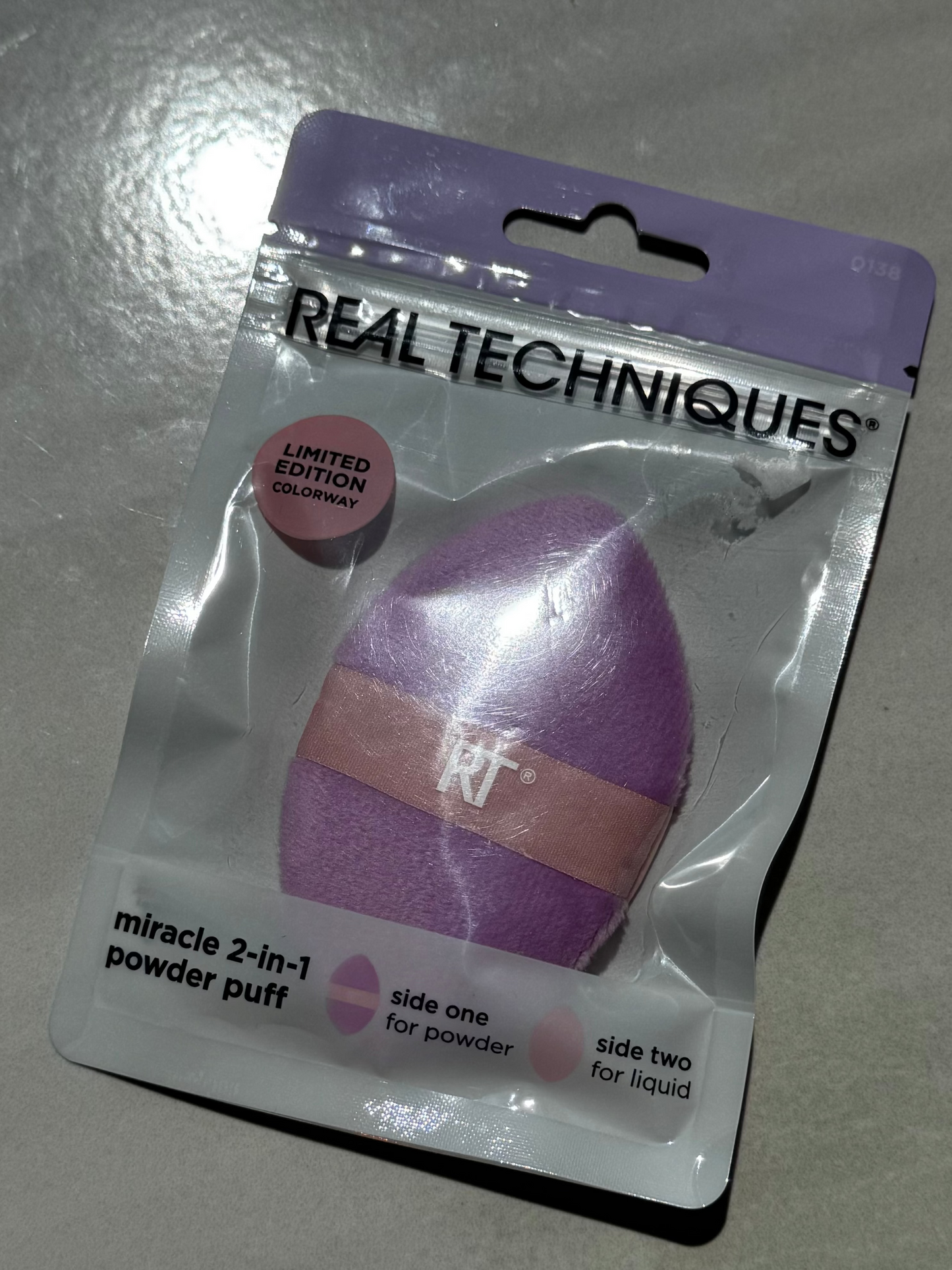 Pastel Pop Miracle 2-In-1 Powder Puff | REAL TECHNIQUES