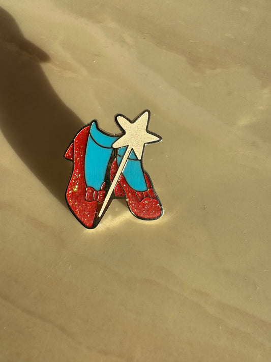 PIN DOROTHY RED SLIPPERS