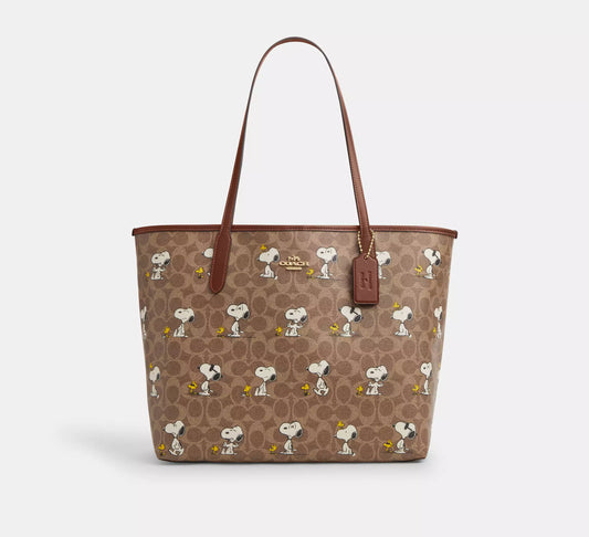 PREORDEN -Coach X Peanuts City Tote Bag In Signature Canvas With Snoopy Print 2 A 4 SEMANAS EN LLEGAR