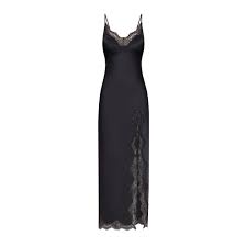 SKIMS LONG LACE DRESS EN ONYX | SKIMS - NO CAMBIOS NI DEVOLUCIONES