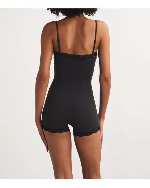 Fits Everybody Lace Triangle Onesie Bodysuit | SKIMS - NO CAMBIOS NI DEVOLUCIONES