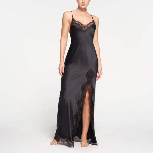 SKIMS LONG LACE DRESS EN ONYX | SKIMS - NO CAMBIOS NI DEVOLUCIONES